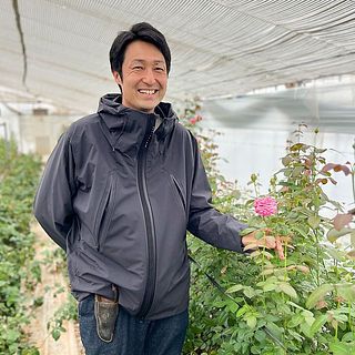 生産者の金田さん。お花の品質はもちろん、暖かい人柄からフローリストや市場担当者からも絶大な信頼があります✨