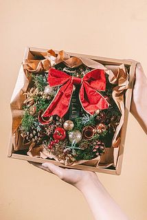 箱に入れてお届けします。