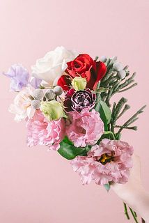 お届け例（お花の内容は毎回異なります）