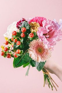 お届け例（お花の内容は毎回異なります）