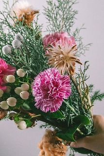 複色カラーのカーネーション。もちも良いので長く楽しめます。