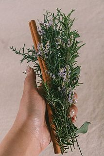 重ねるように束ねます。