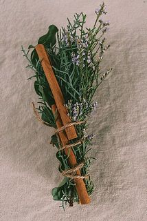 麻紐でぎゅっときつめに巻いていきましょう。