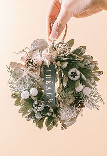 天然素材や造花を使用しているため、長く楽します。