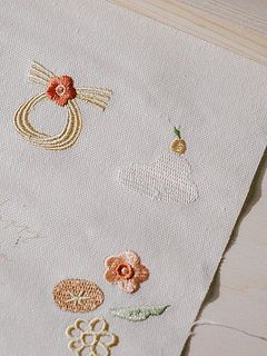 かわいい刺繍が施されています。