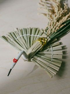 鶴は、じっくり眺めたくなるような繊細な手仕事。