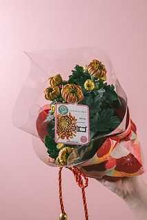 蕾の状態でお届けする場合もあります。開花していても長く楽しめます。