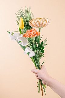 お届け一例。お花の長さは30〜40cmほど。お好みの長さにカットしてください。