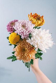 お届け例（ブーケの内容は毎回異なります）