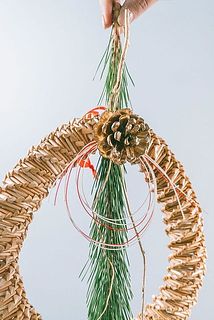 松と雲龍柳はお好みの高さで固定してみて。