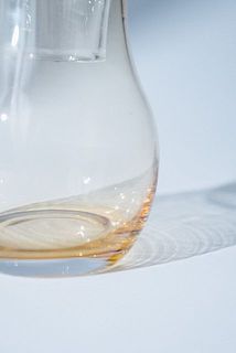 本体は透明感のある色ガラスです