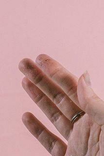 手にはヤニが付いてしまうのでご注意を。アルコールジェルなどで擦るときれいに落ちますよ😉