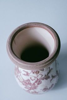 内側はザラザラとした質感。