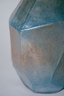 ガラスでできているので、光の加減でも印象が変わります。