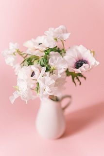 花器に入れたイメージ　※使用花器：Calore（ホワイト）