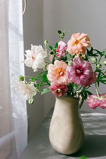 お届け一例（使用花器：Calore（ベージュ））