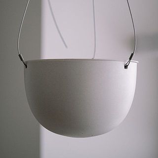 ころんと丸い形がかわいい！さらさらとしたマットな質感が、うまく環境に馴染んでくれます。