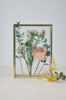 絵画のように花を楽しむ花器