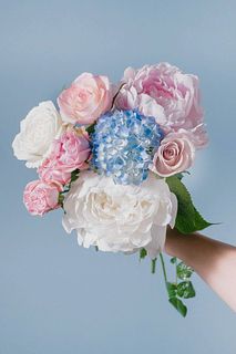 芍薬とあじさいのおまかせコットンキャンディブーケ