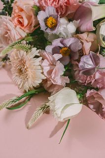 秋明菊とラブリーピンクのおまかせブーケ