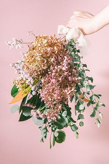 フローリストが作る秋色あじさいスワッグ（リボン付き）