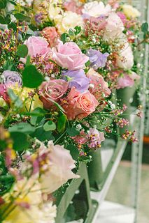 フローリストがつくるモーヴトーンのスパイラルブーケ（1束）