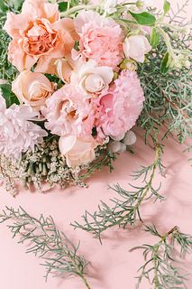 ウィンターピンクのおまかせブーケ