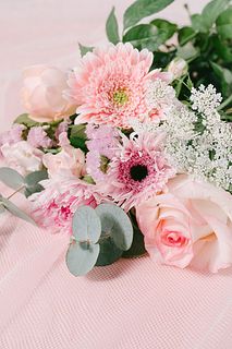 いい夫婦の日に贈るローズクォーツのおまかせブーケ