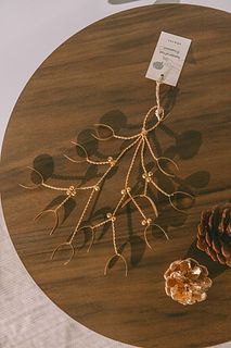 ブリキ素材の「ヤドリギオーナメント」