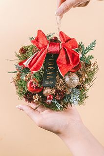 小さなナチュラルリース「フォレストレッドリボン」