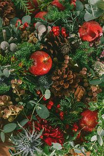 冬の実りを集めたおまかせホリデーブーケ