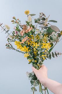 ミモザのフレッシュスワッグ