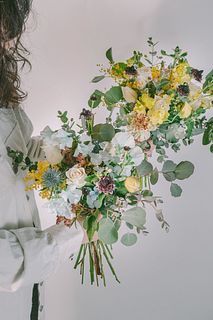 フローリストayaがつくる春のスパイラルブーケ