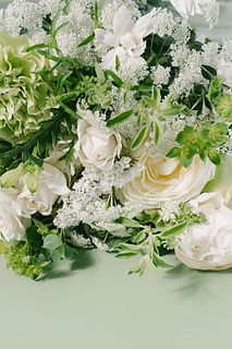 ホワイトとグリーンのおまかせブーケ