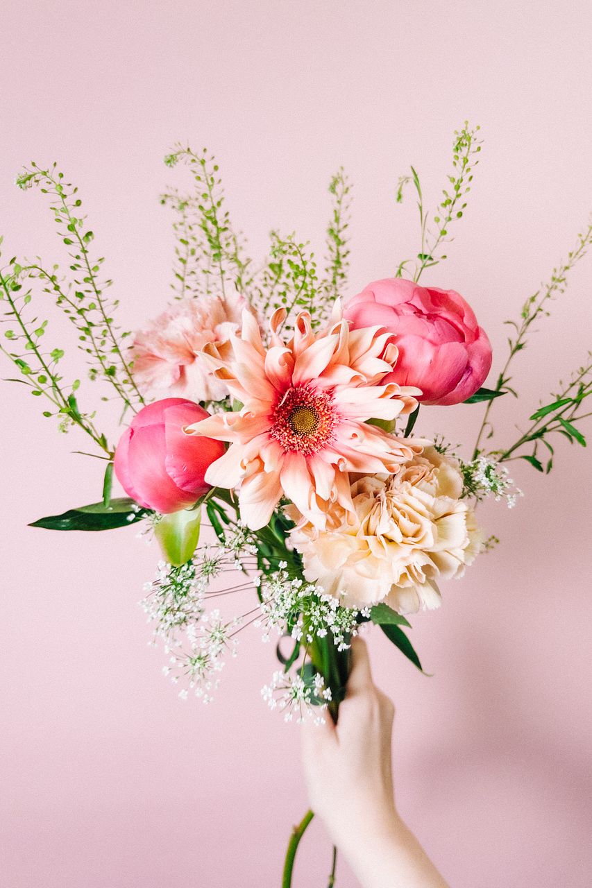 ホワイトレースフラワー】人気の花束・ブーケ特集 | FLOWER｜かわいい