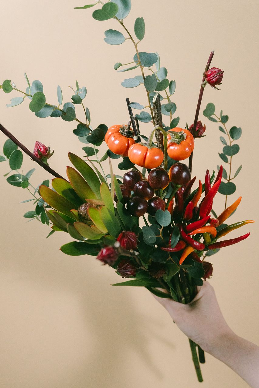 ソラナムパンプキン】人気の花束・ブーケ特集 | FLOWER｜かわいい花束