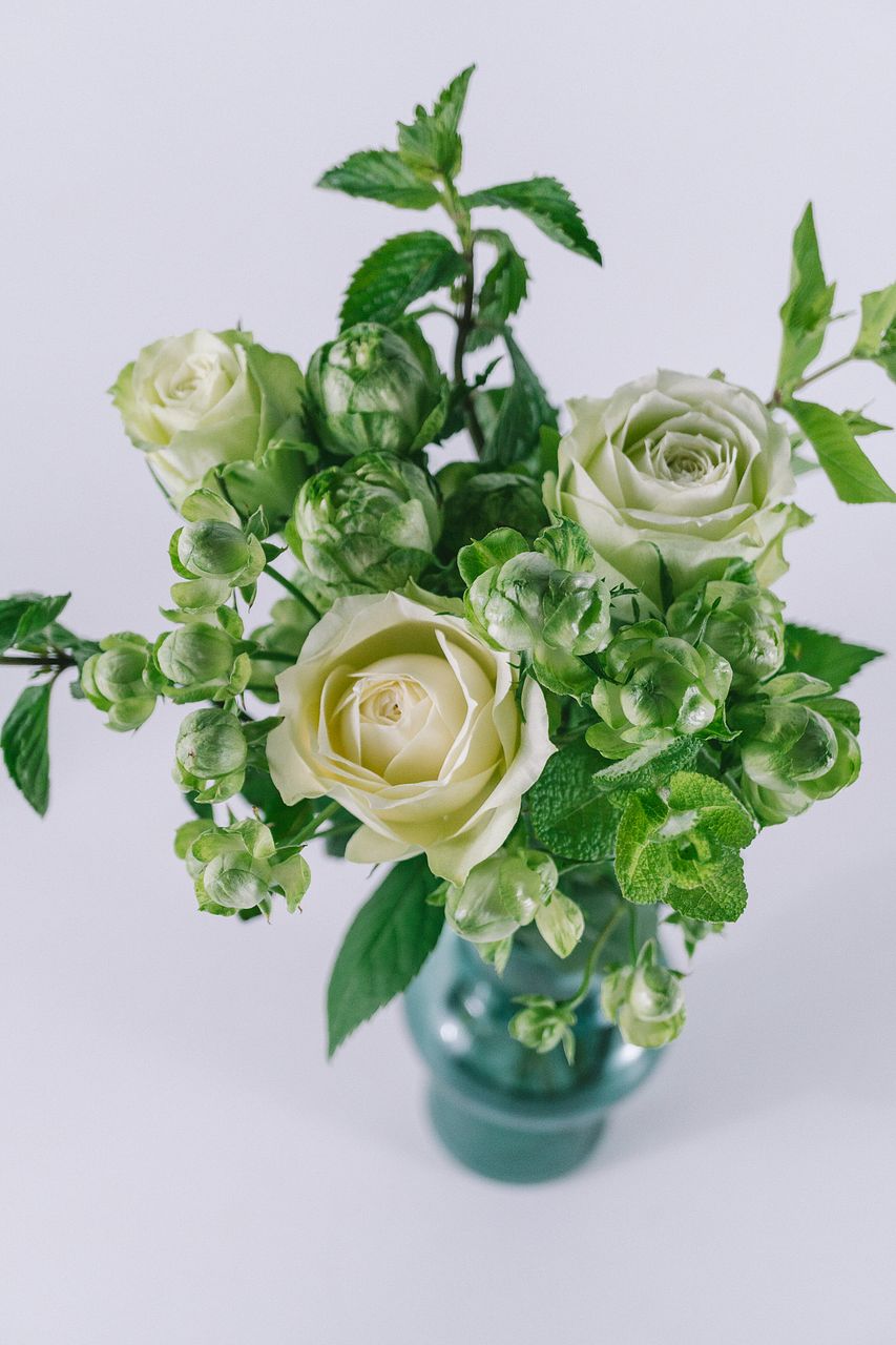 小花を重ねて＊薔薇とローダンセ＊可愛いリース＊2個セット ローダンセ】人気の花束・ブーケ特集 | FLOWER｜かわいい花束を【送料