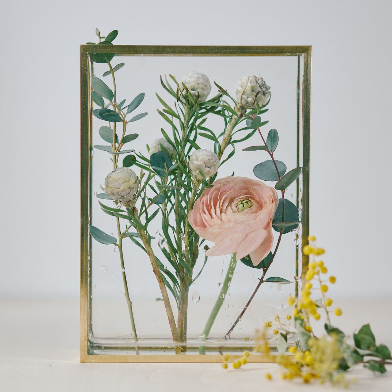 絵画のように花を楽しむ花器