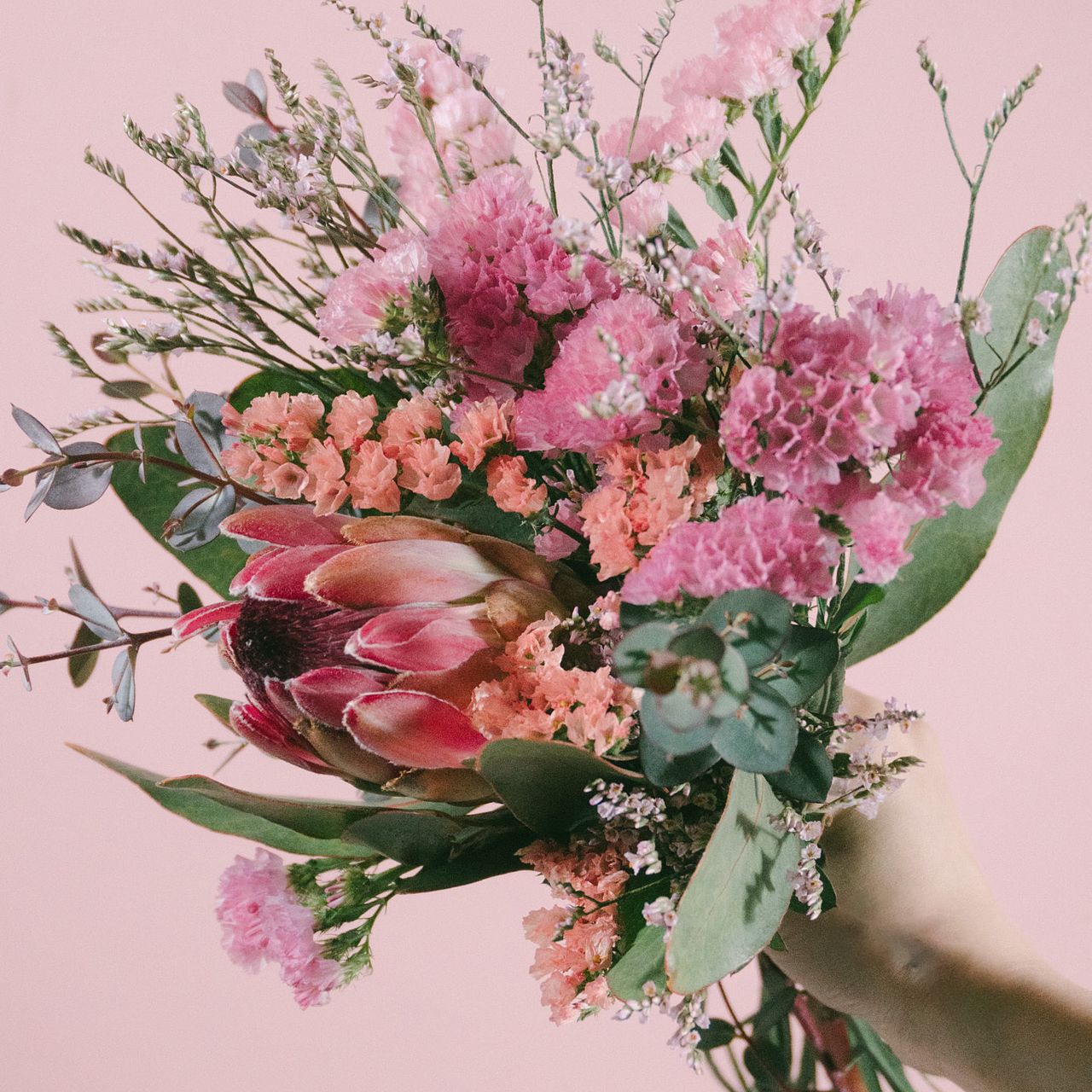 プロテアニオベとスターチスの　ナチュラル春色スワッグ・ブーケ (36㎝) プロテアニオベとスターチスのナチュラル春色スワッグ・ブーケ