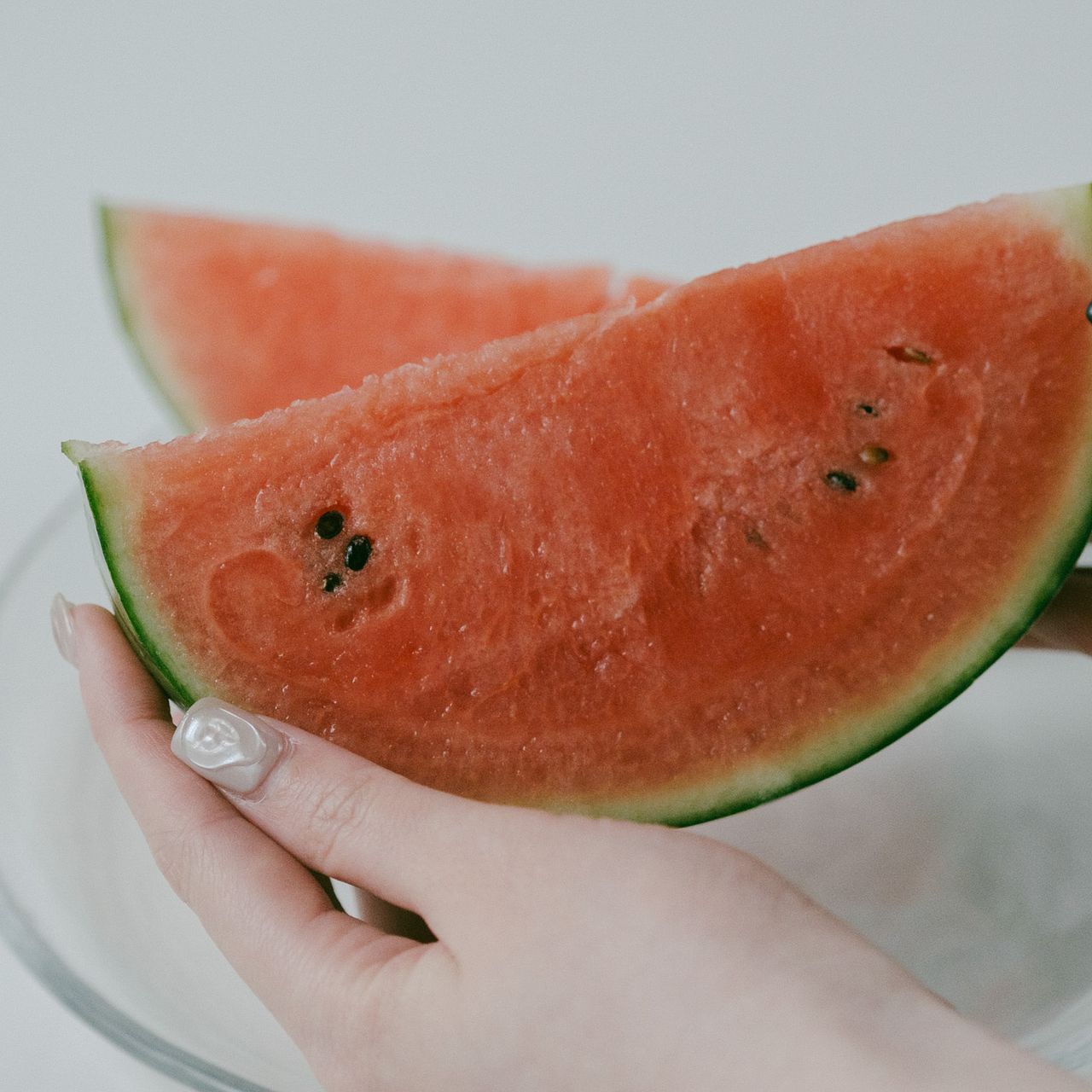 産直】種まで食べられる！小玉スイカ「ピノ・ガール」