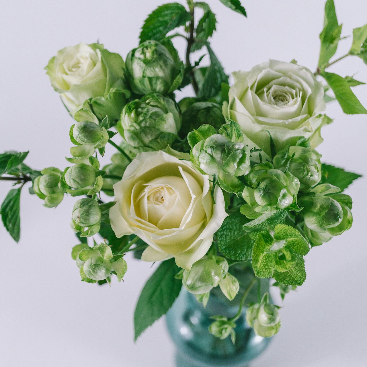 ＊*..爽やかなミントグリーンのお花を添えて..＊°..おしゃれなルームフラワー ミントローズ