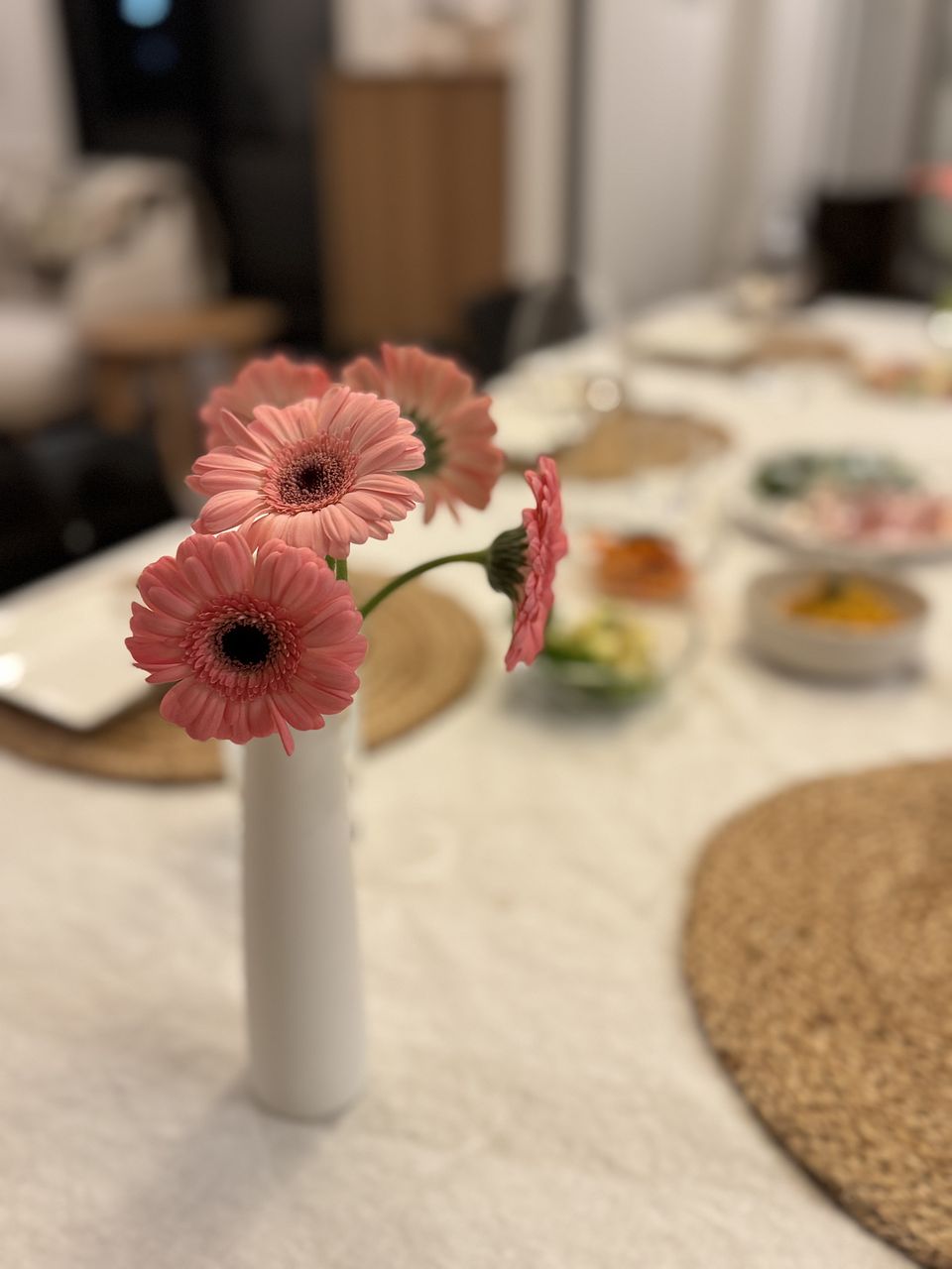 ガーベラです。(売り切れました) 生花】ガーベラ(オレンジ) 品種おまかせ【60cm/静岡県】｜Flower