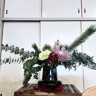 グレー 波形花器 暮らし」×「花」 ガラス フラワーベース グレー HOURGLASS – KANADEMONO